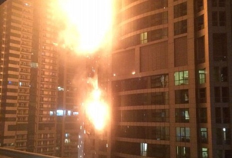 Dubai residential tower in flames - VIDEO